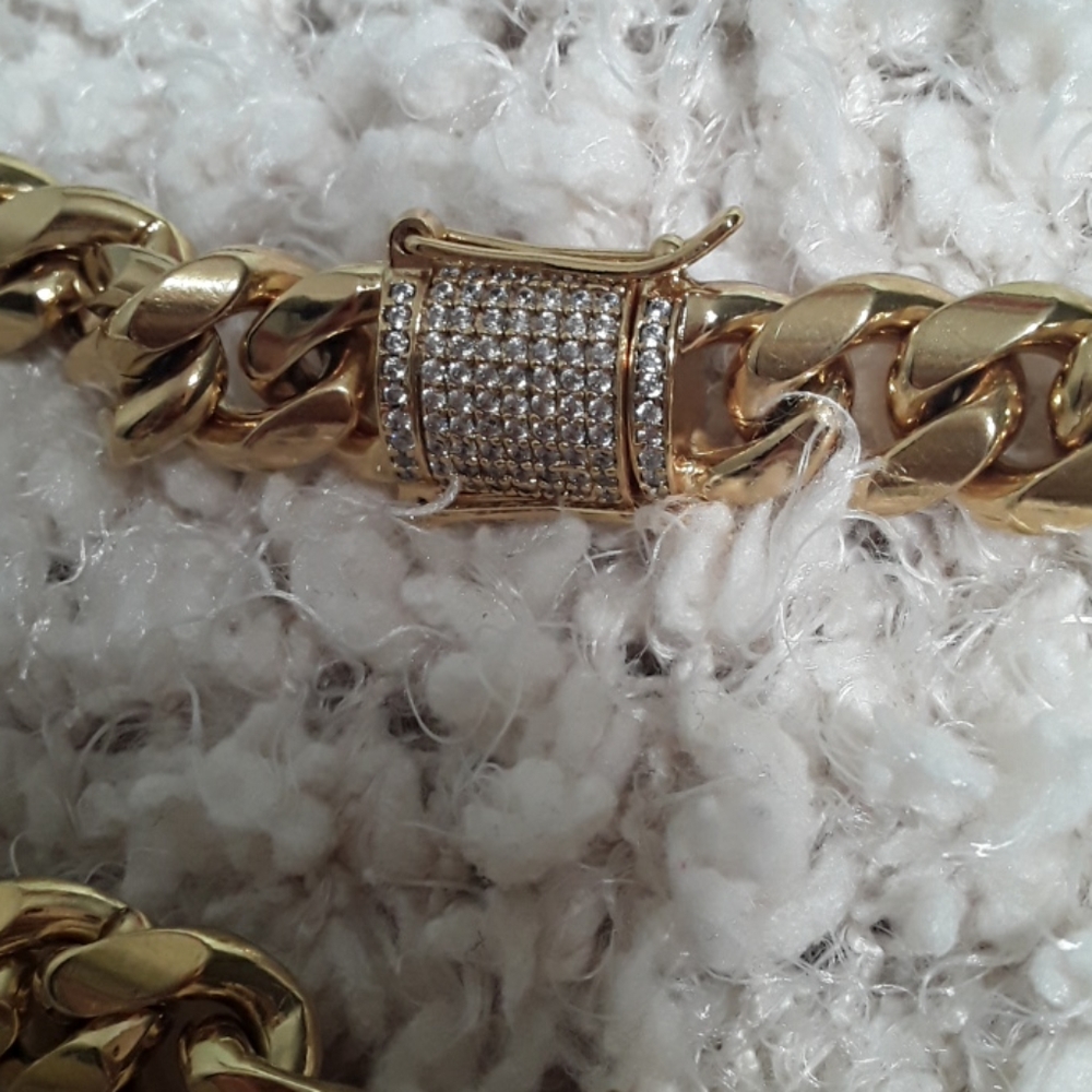 Chain - Picture 2 of 4